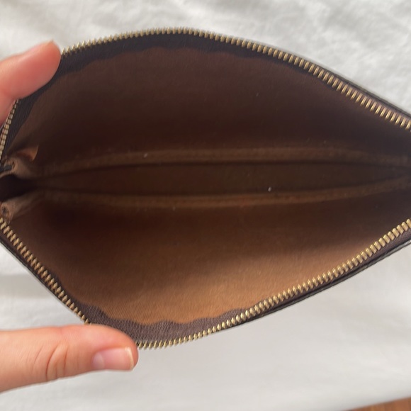 Louis Vuitton Pochette Accessoires Monogram Canvas - Picture 4 of 5